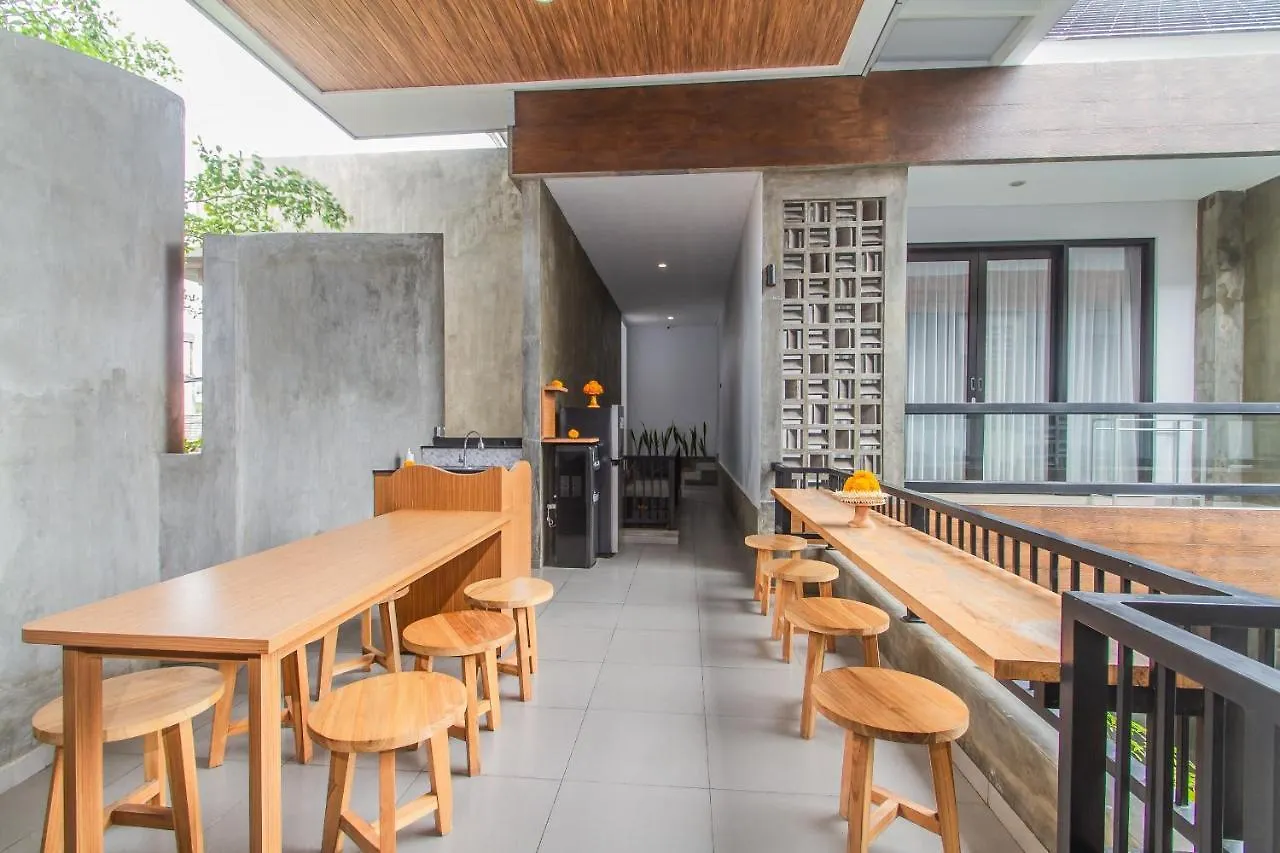 ゲストハウス D Home Seminyak By Pramana Villas